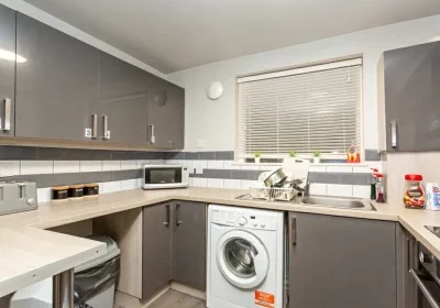 partnership-care-workshop-Netherton-Road-13-400x284